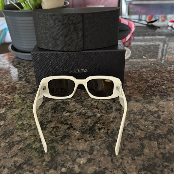 Brand new Prada PR 17WS White Sunglasses - Picture 3 of 5